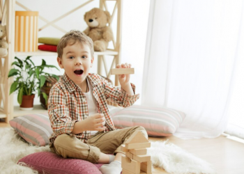 Tặng cho quyền sử dụng đất cho con chưa thành niên được không?